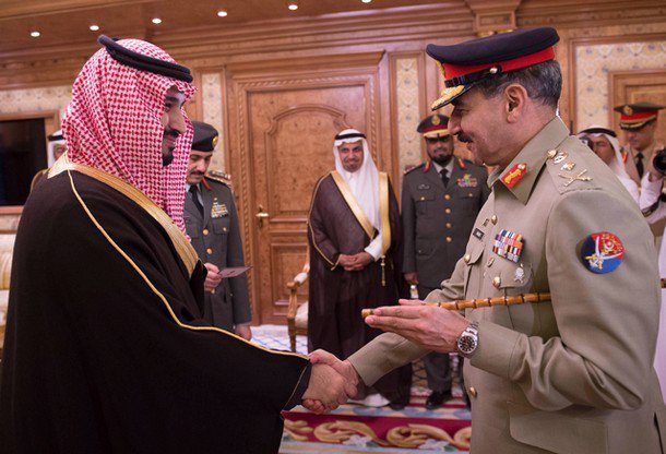ولي ولي العهد السعودي يستقبل رئيس الأركان الباكستاني في الرياض