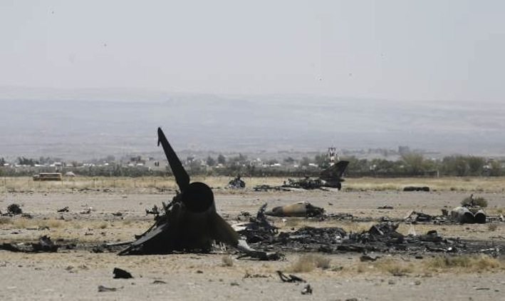 ما تبقّى من مقاتلة يمنية بعد القصف الخليجي