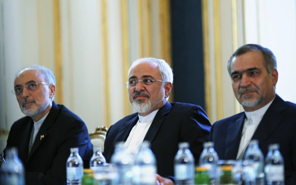 المفاوضون الإيرانيون: صالحي، وظريف، وحسين فريدون