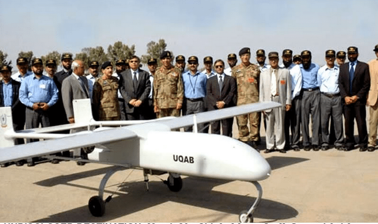 في يوليو ٢٠١١، نشرت باكستان ، أول سرب طائرات بدون طيّار، فئة "عقاب"، لسلاح البحرية الباكستانية.