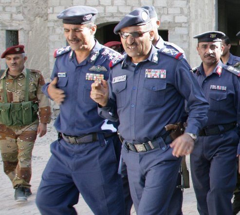 اللواء محمد صالح الأحمر قائد القوات الجوية المخلوع